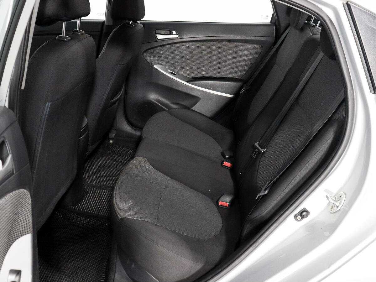 Купить Hyundai Solaris с пробегом. Фото: #9