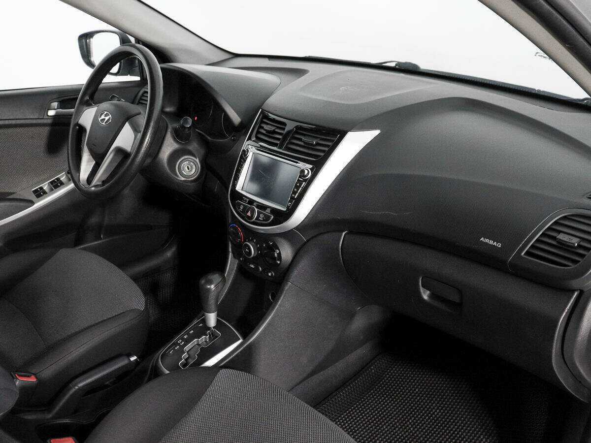 Купить Hyundai Solaris с пробегом. Фото: #10