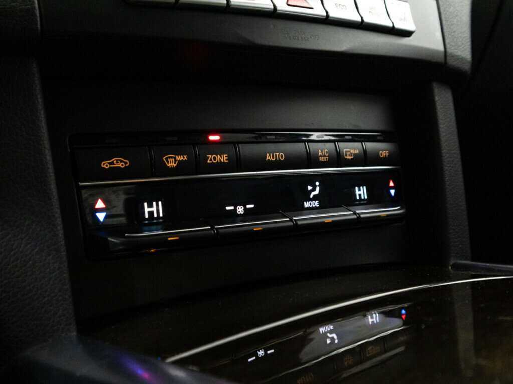 Купить Mercedes-Benz E-Класс с пробегом. Фото: #11