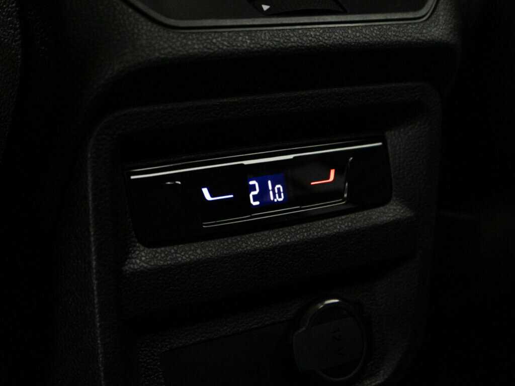 Купить Volkswagen Tiguan с пробегом. Фото: #17