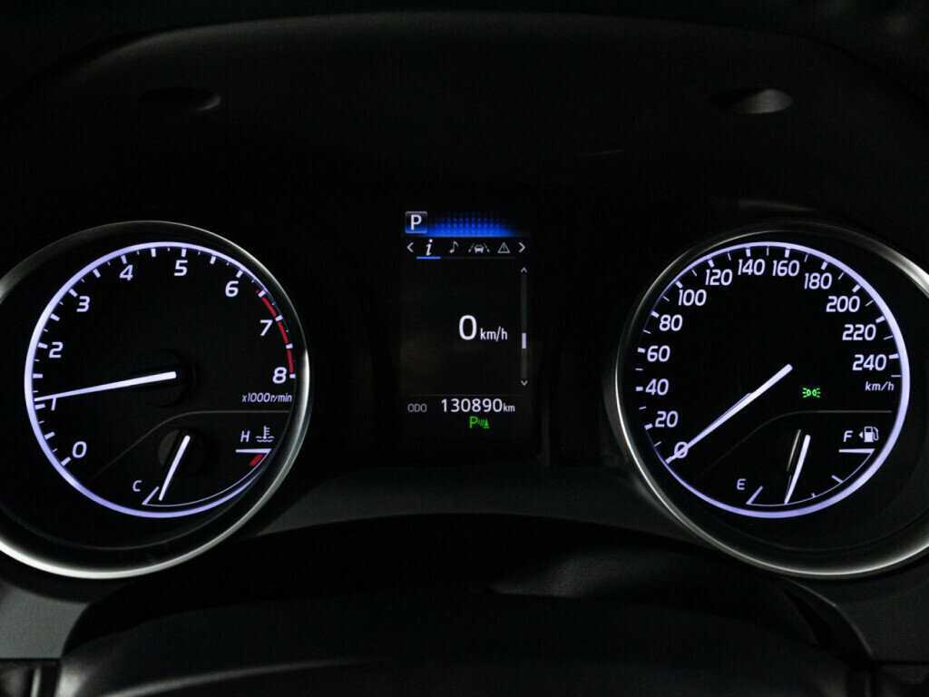 Купить Toyota Camry с пробегом. Фото: #11