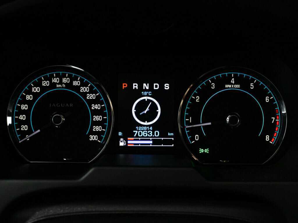 Купить Jaguar XF с пробегом. Фото: #11