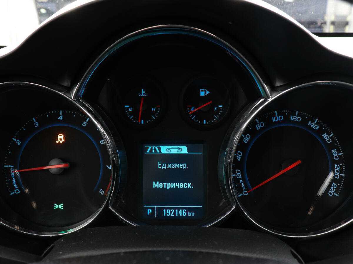 Купить Chevrolet Cruze с пробегом. Фото: #10