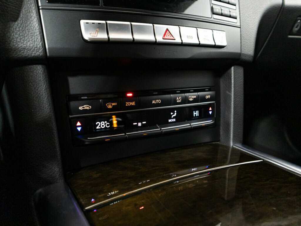 Купить Mercedes-Benz E-Класс с пробегом. Фото: #16