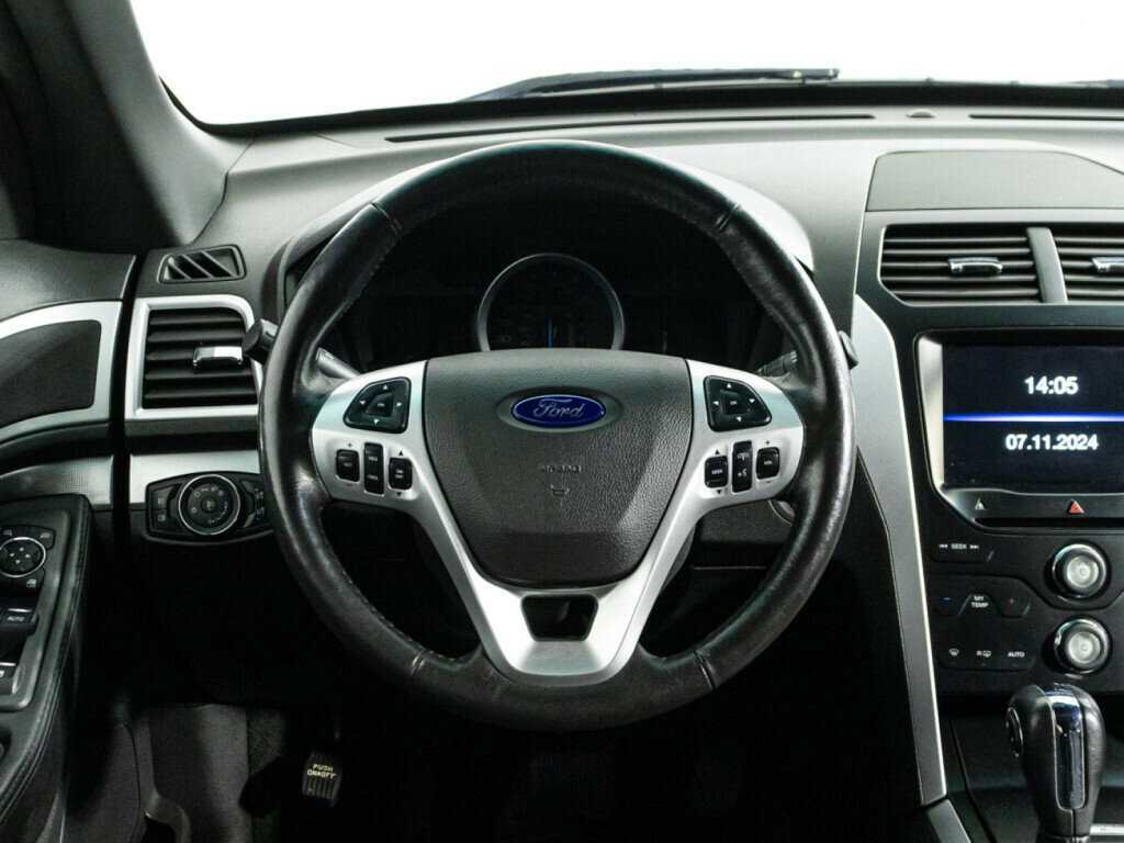 Купить Ford Explorer с пробегом. Фото: #18