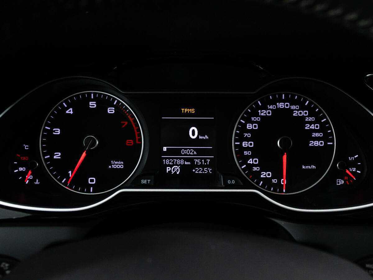 Купить Audi A4 с пробегом. Фото: #11