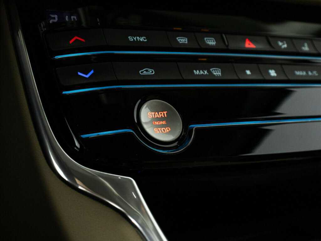 Купить Jaguar XF с пробегом. Фото: #18