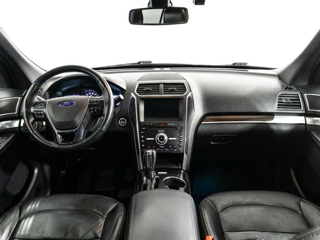 Купить Ford Explorer с пробегом. Фото: #12