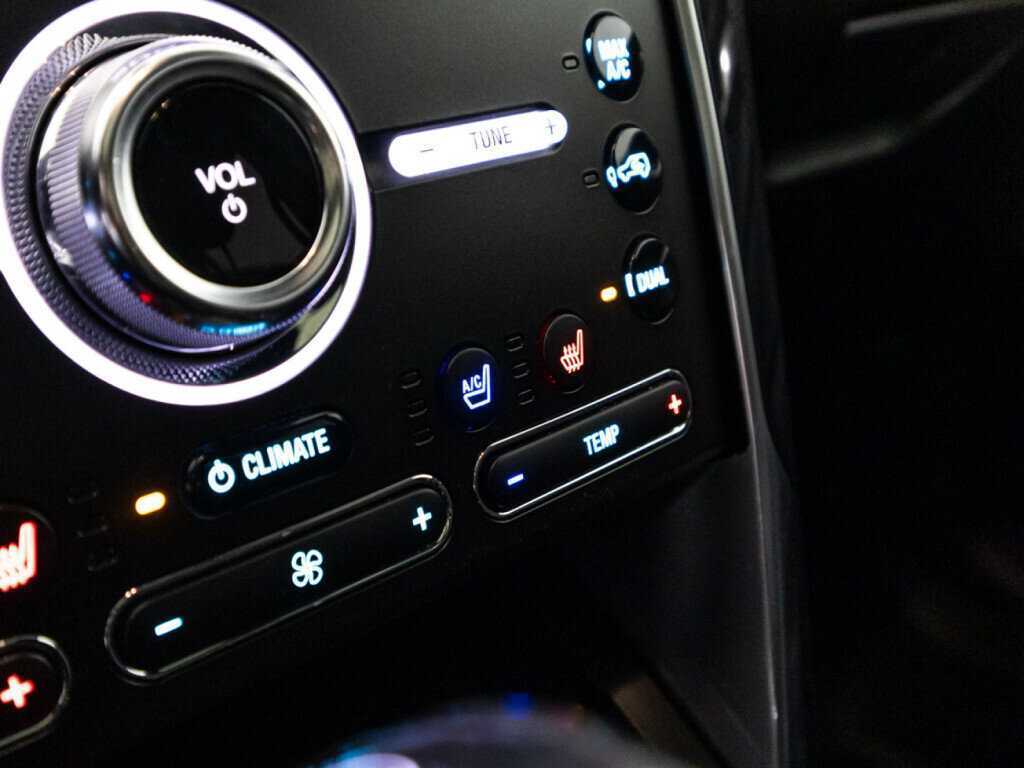 Купить Ford Explorer с пробегом. Фото: #18