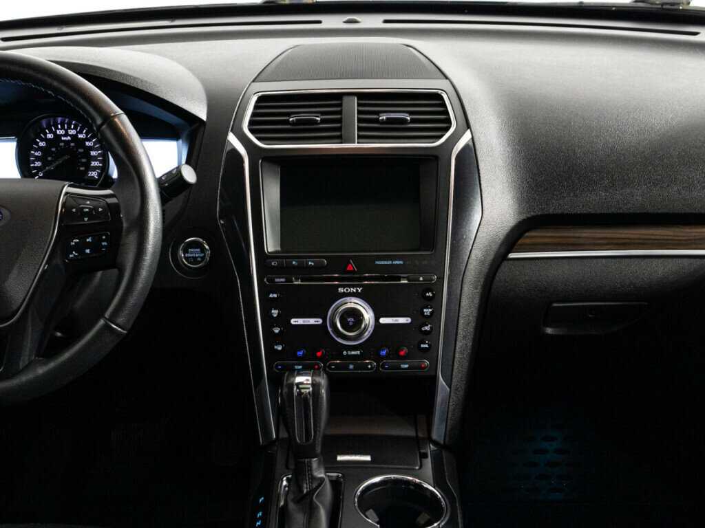 Купить Ford Explorer с пробегом. Фото: #13