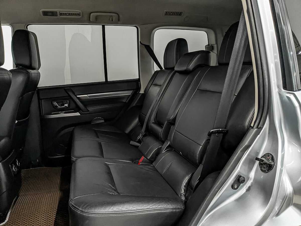 Купить Mitsubishi Pajero с пробегом. Фото: #17