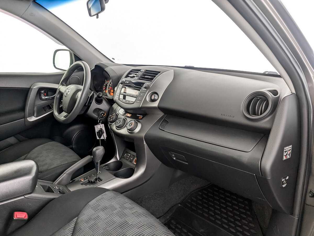 Купить Toyota RAV4 с пробегом. Фото: #10