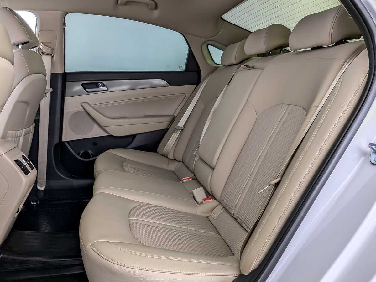 Купить Hyundai Sonata с пробегом. Фото: #11