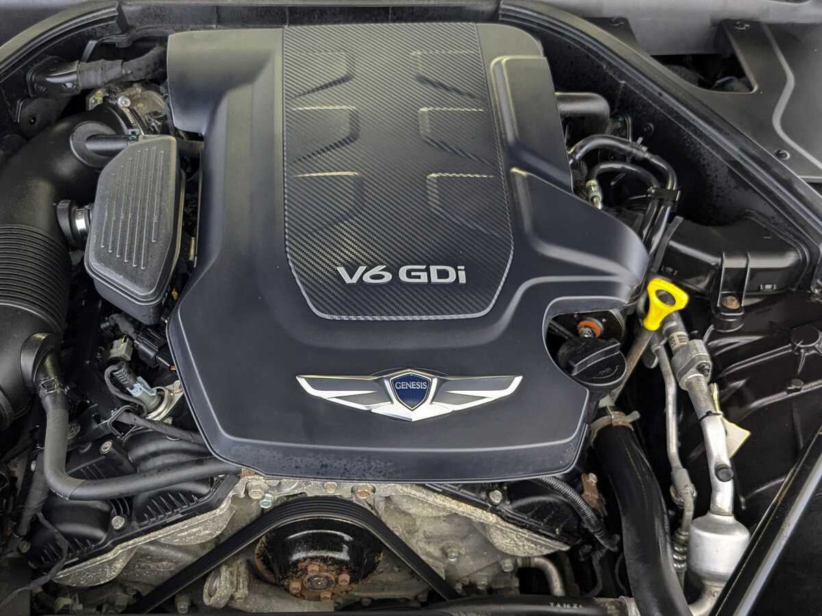 Купить Hyundai Genesis с пробегом. Фото: #8