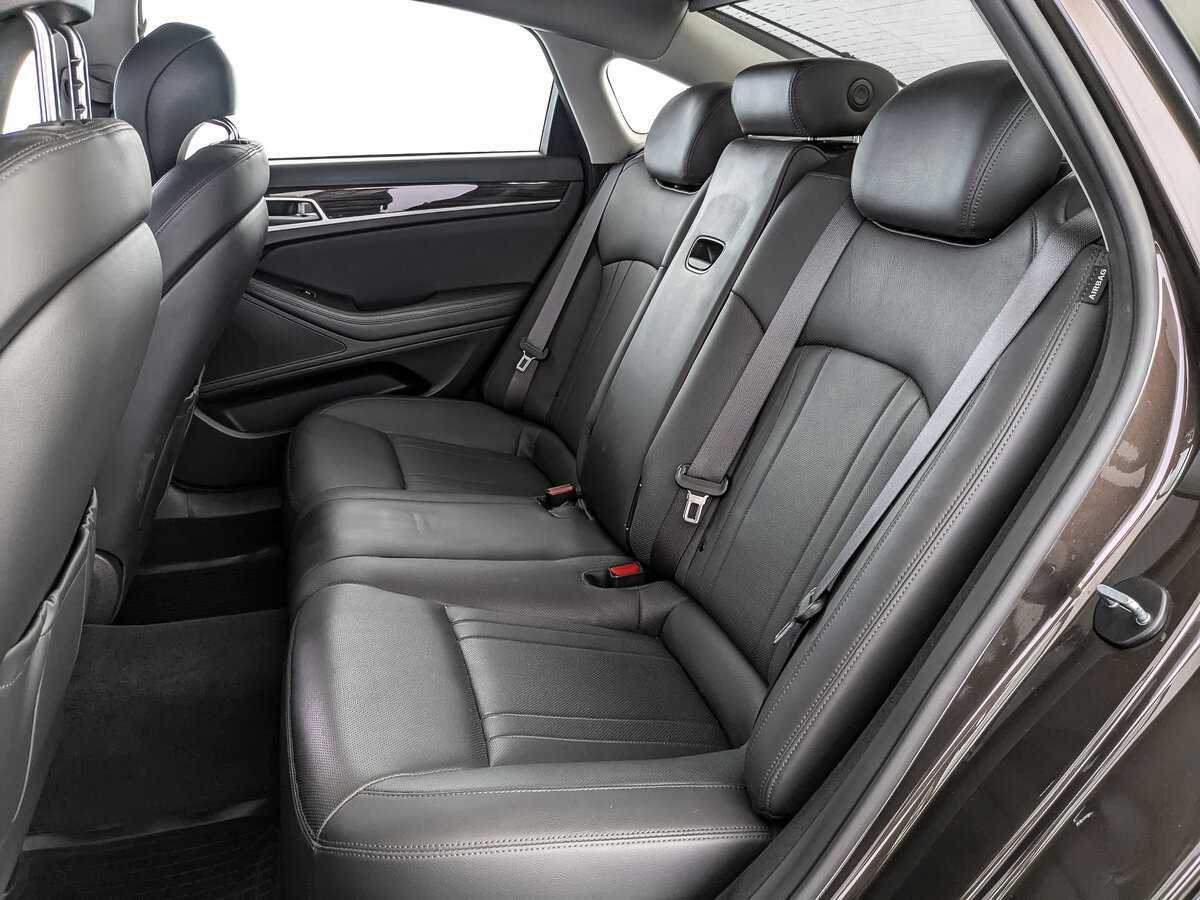 Купить Hyundai Genesis с пробегом. Фото: #11
