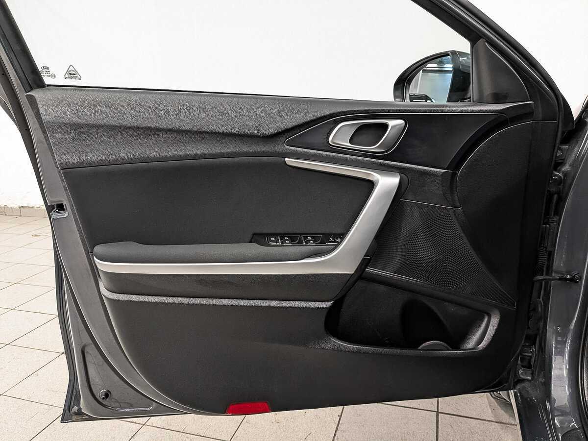 Купить Kia Ceed с пробегом. Фото: #18