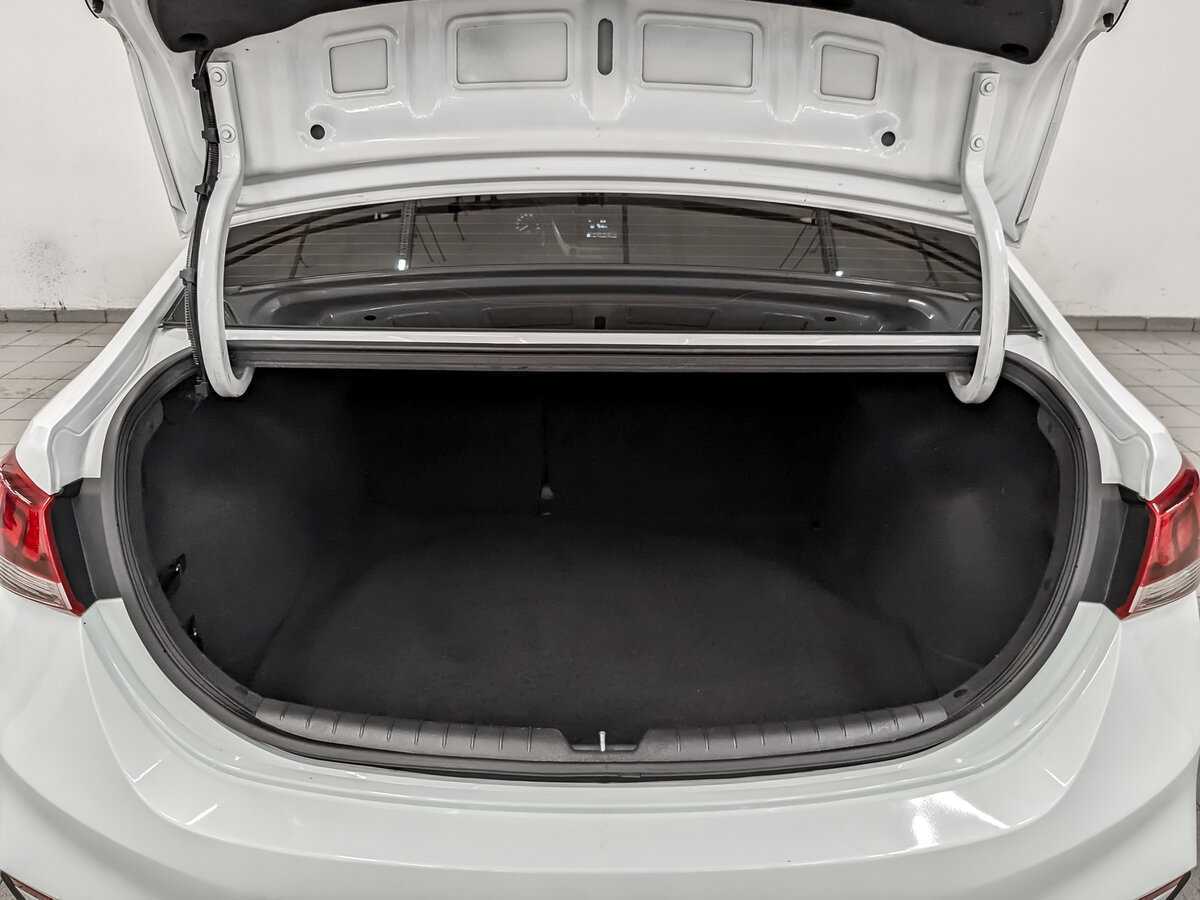 Купить Hyundai Solaris с пробегом. Фото: #9