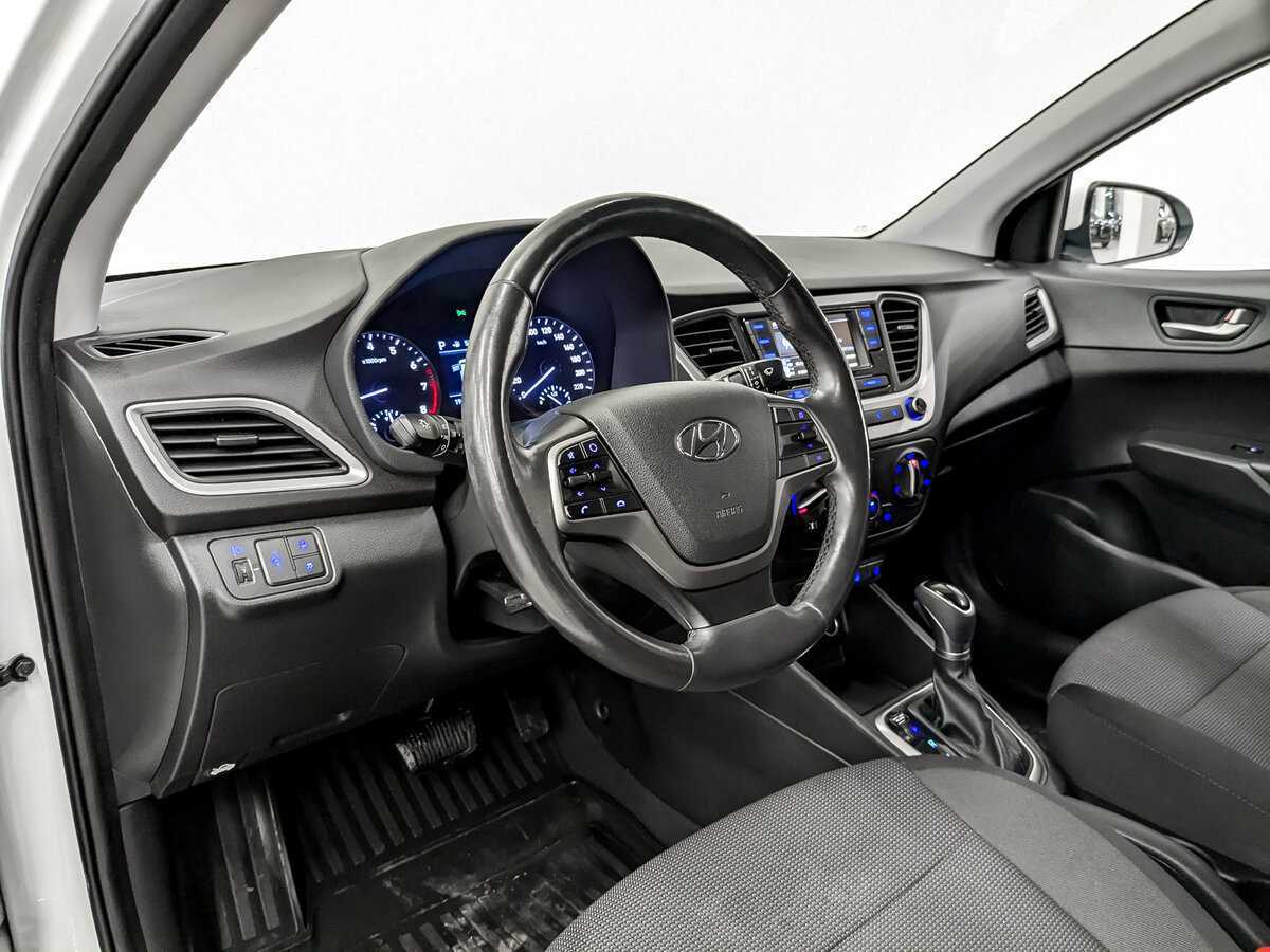 Купить Hyundai Solaris с пробегом. Фото: #15