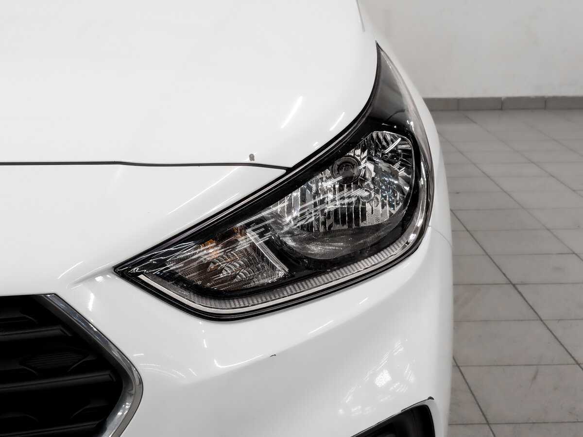 Купить Hyundai Solaris с пробегом. Фото: #16