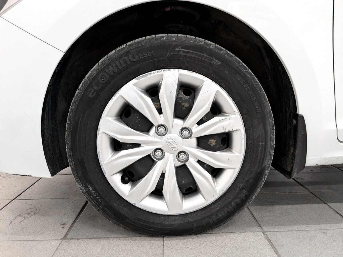 Купить Hyundai Solaris с пробегом. Фото: #17