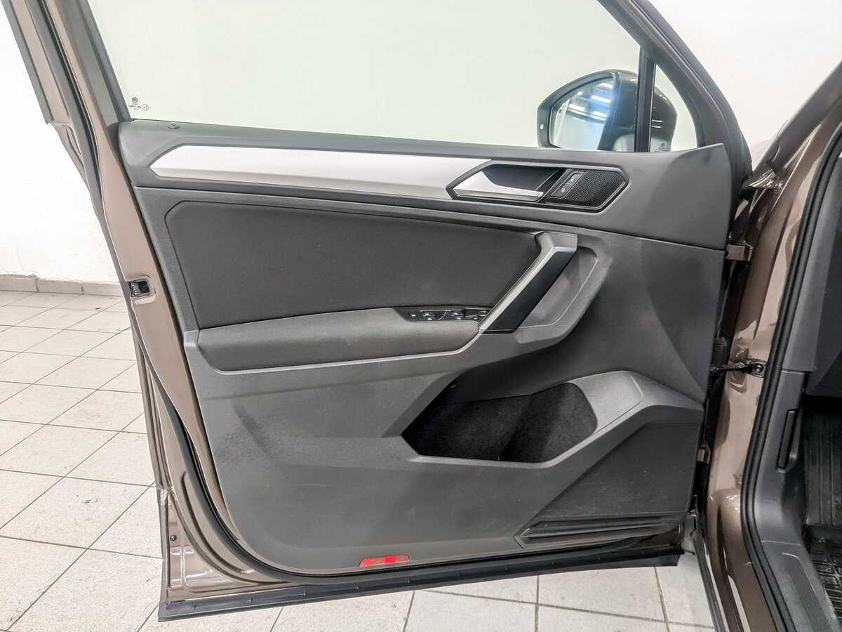 Купить Volkswagen Tiguan с пробегом. Фото: #18