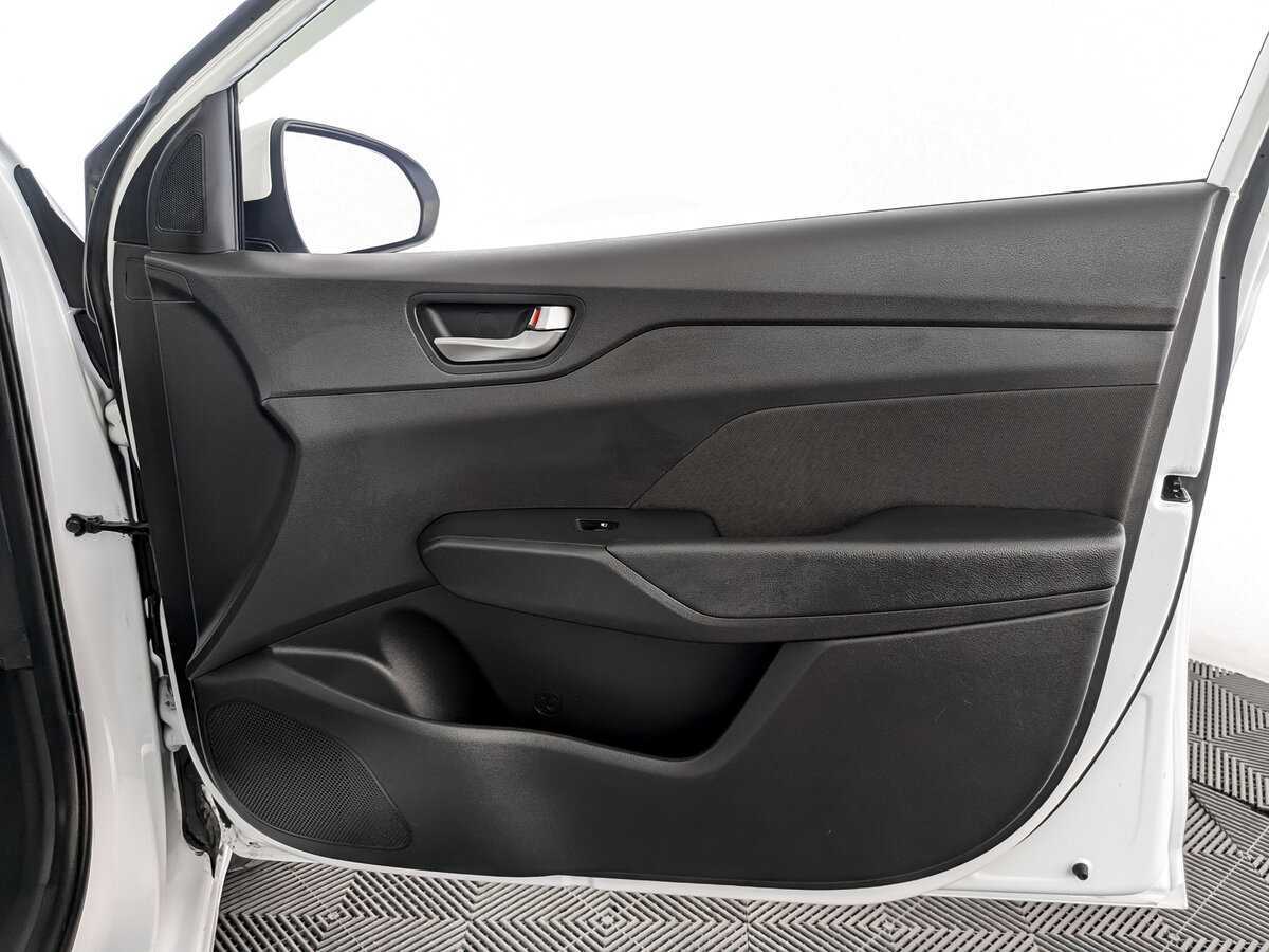 Купить Hyundai Solaris с пробегом. Фото: #22