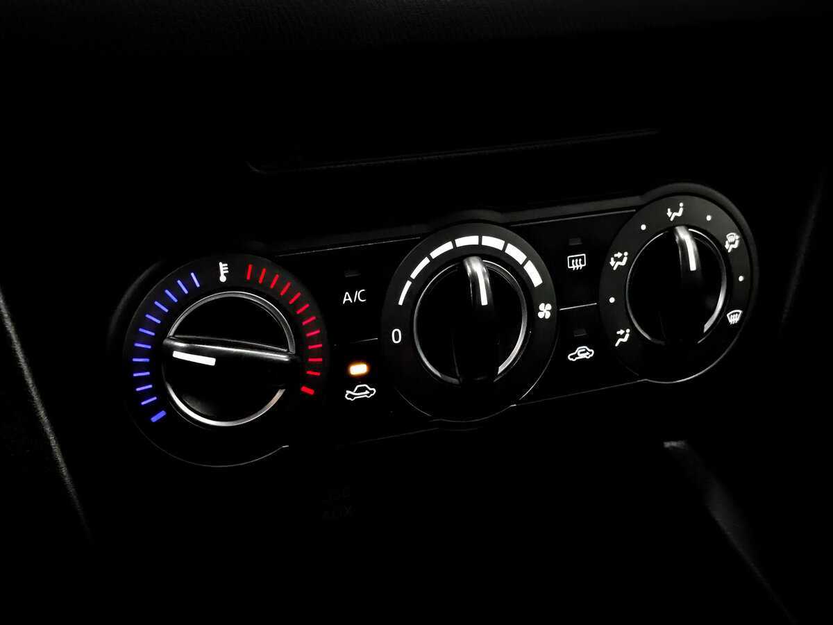 Купить Mazda 3 с пробегом. Фото: #24