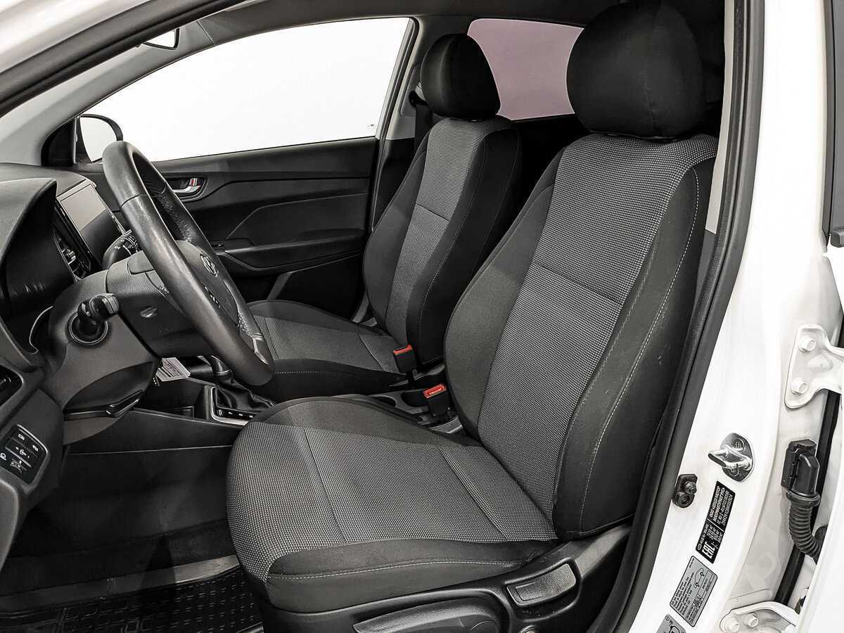 Купить Hyundai Solaris с пробегом. Фото: #19