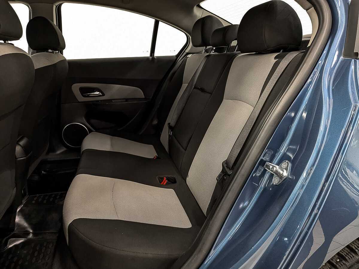 Купить Chevrolet Cruze с пробегом. Фото: #17