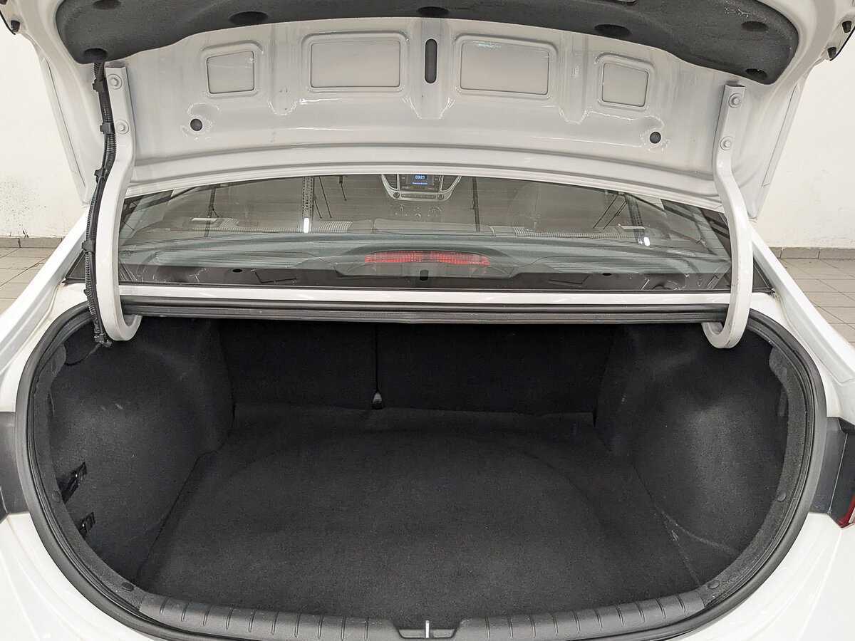 Купить Hyundai Solaris с пробегом. Фото: #9