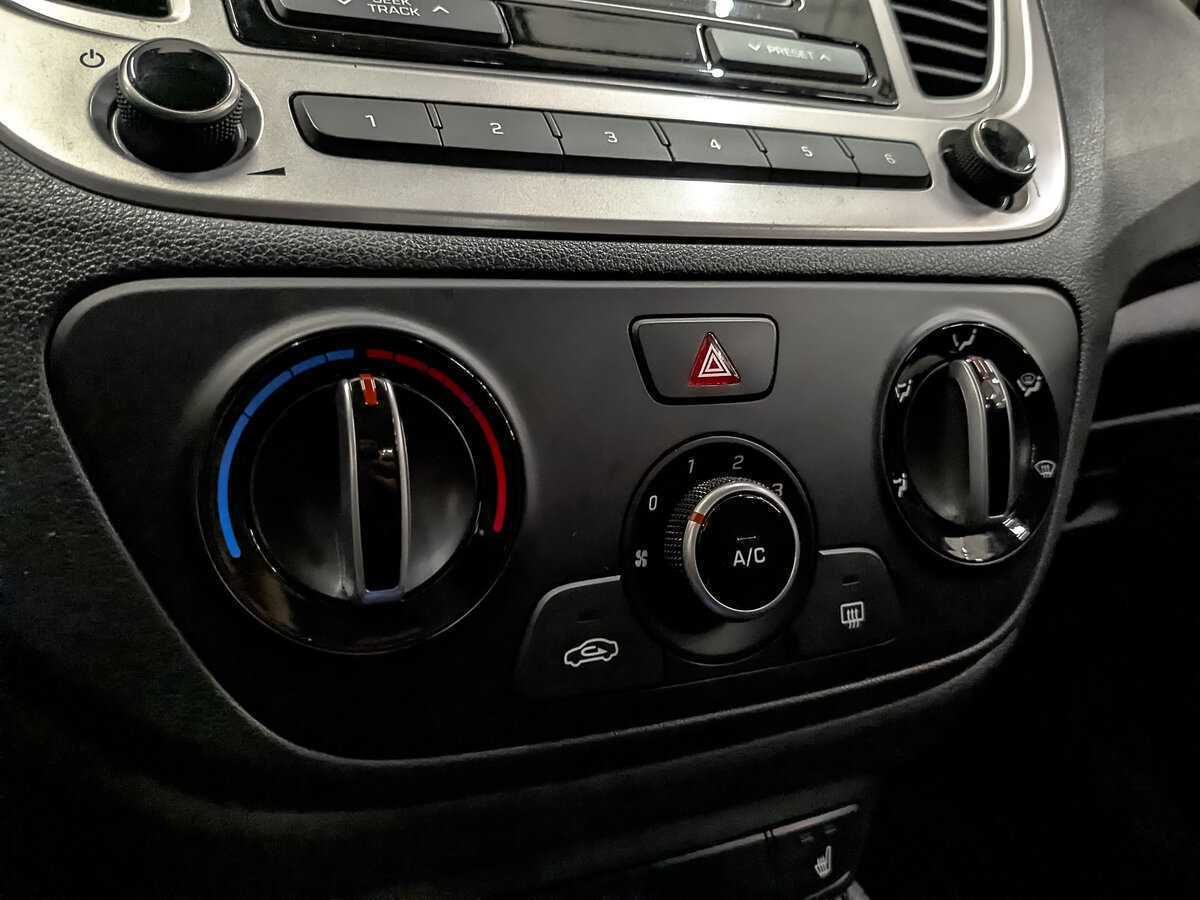 Купить Hyundai Solaris с пробегом. Фото: #20