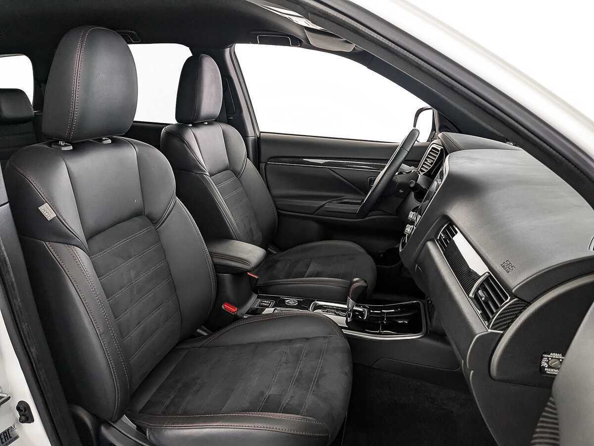 Купить Mitsubishi Outlander с пробегом. Фото: #23