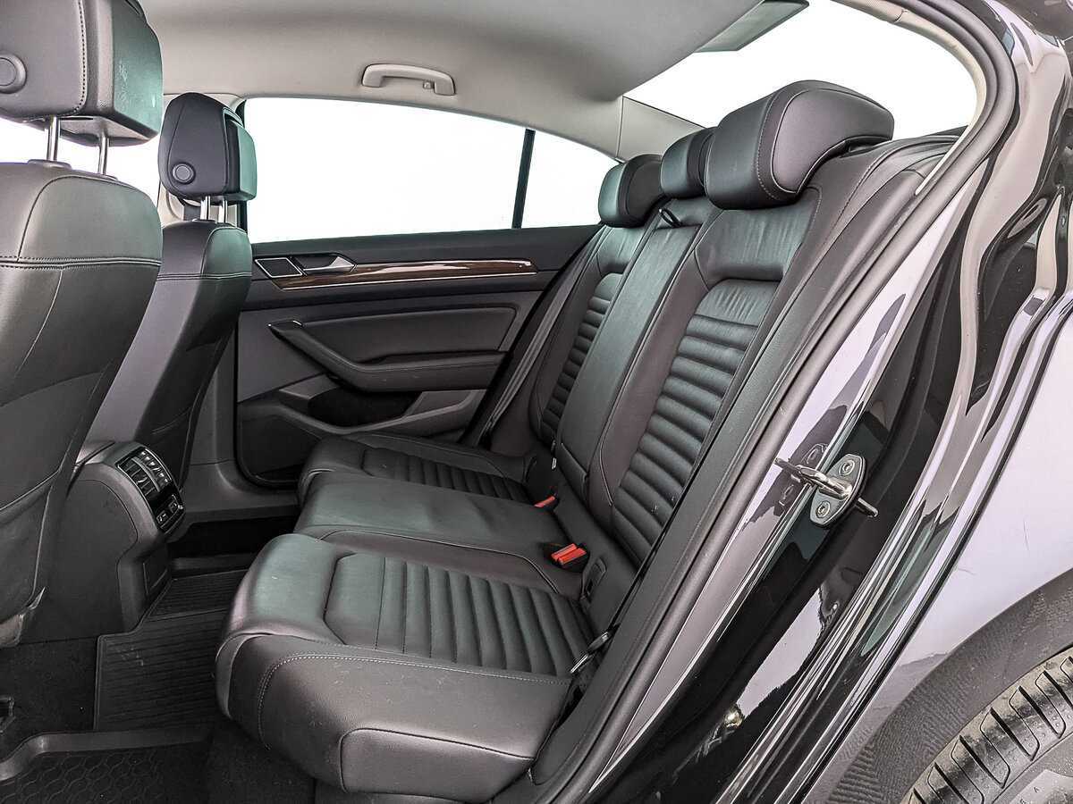 Купить Volkswagen Passat с пробегом. Фото: #17