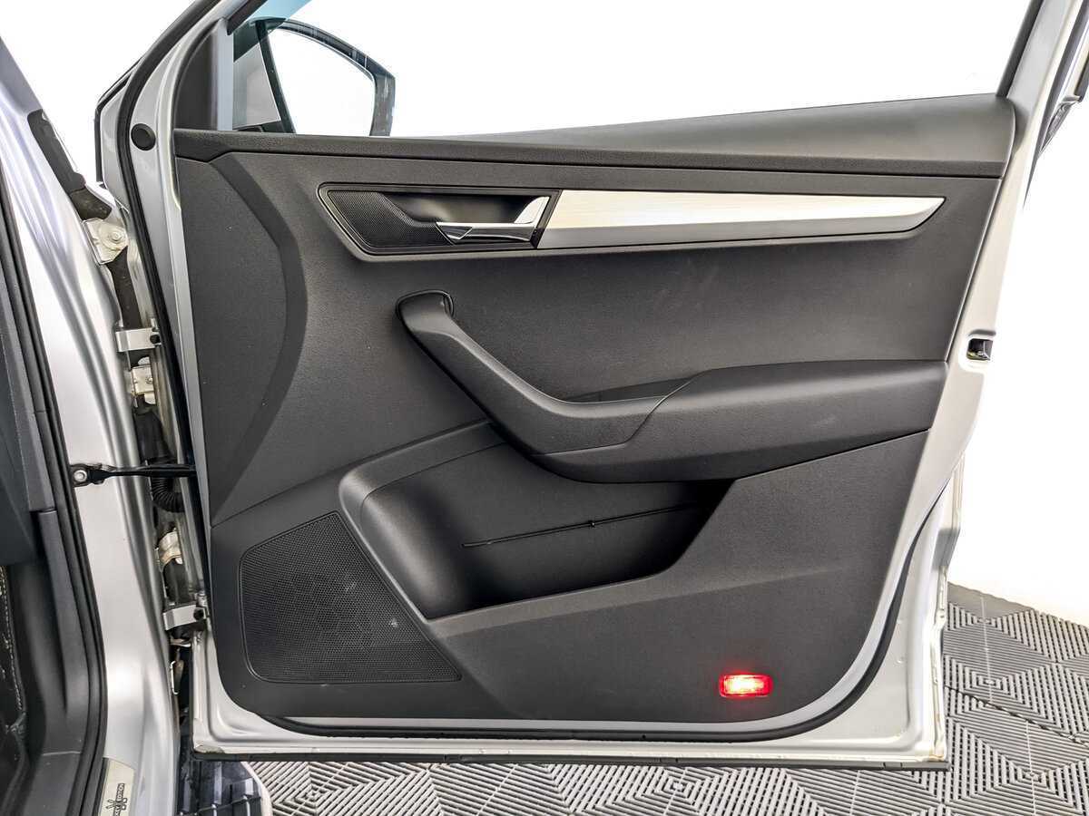 Купить Skoda Karoq с пробегом. Фото: #23