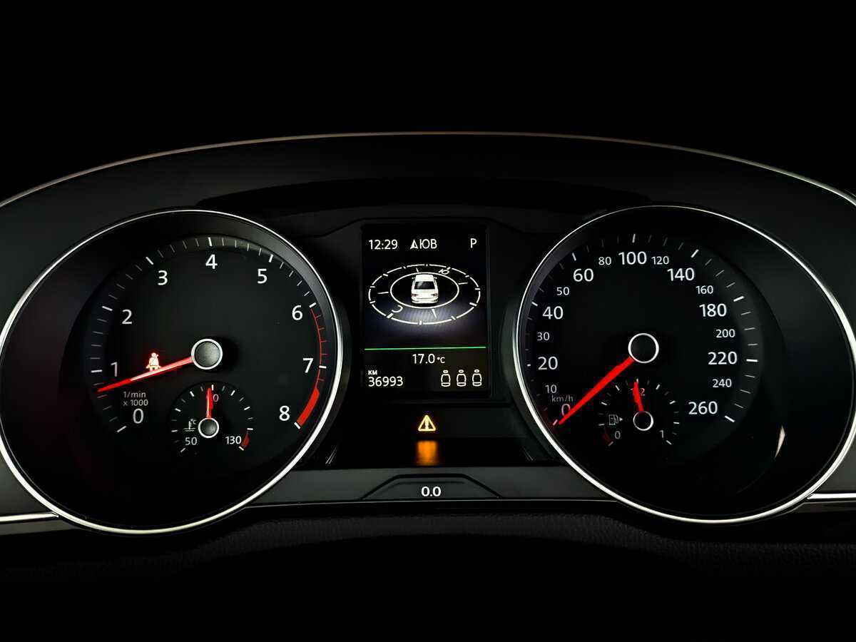Купить Volkswagen Passat с пробегом. Фото: #12