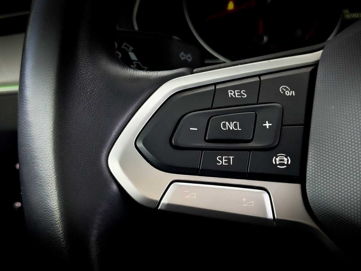 Купить Volkswagen Passat с пробегом. Фото: #28