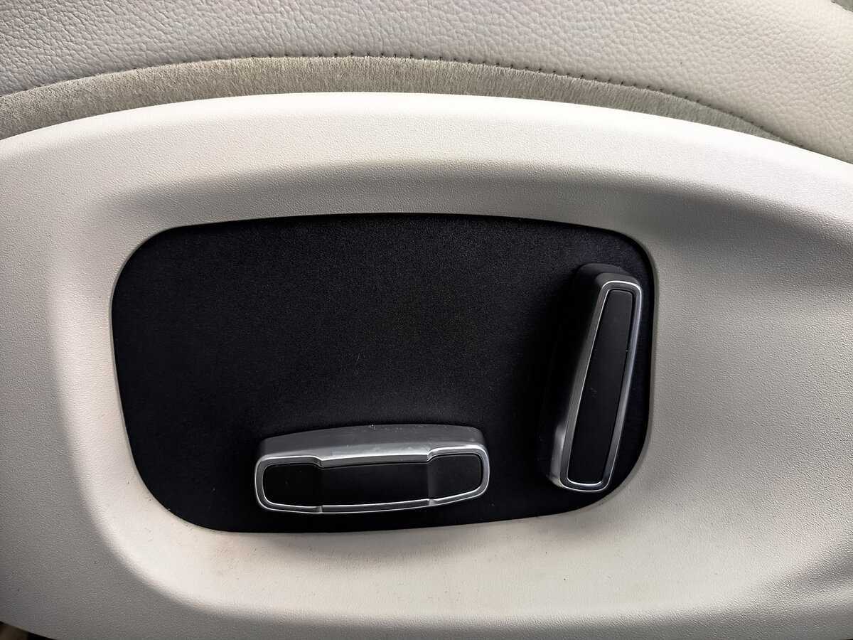 Купить Jaguar XF с пробегом. Фото: #20