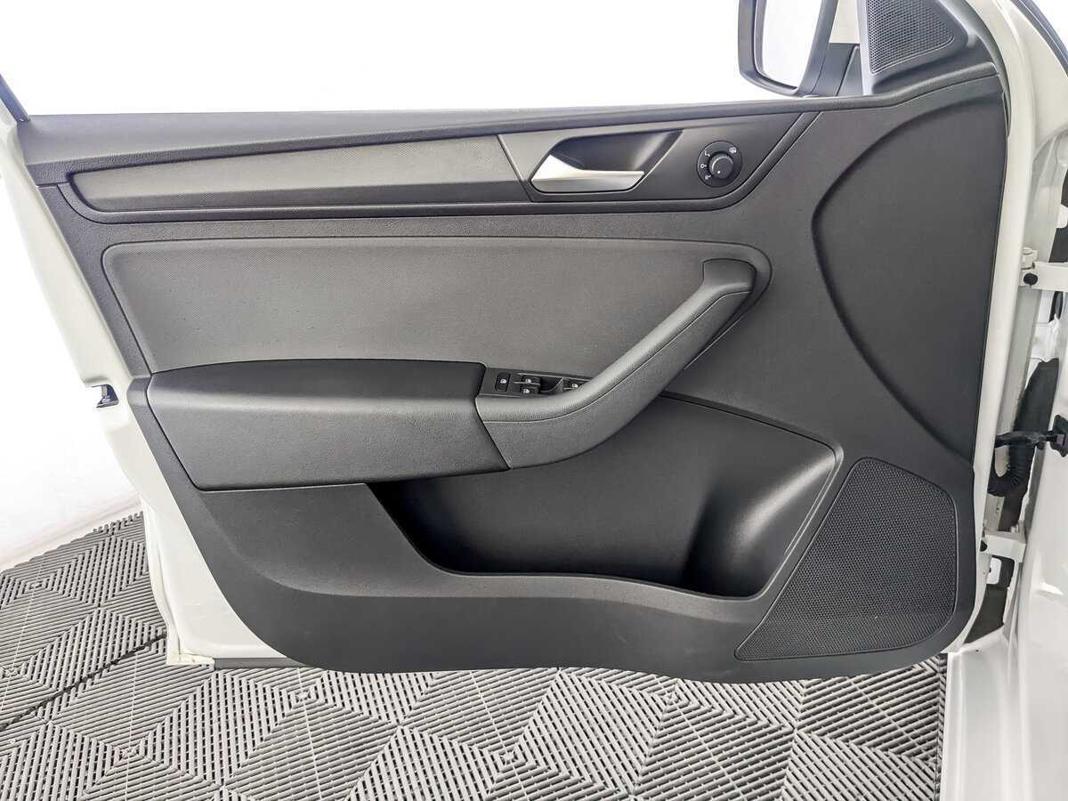 Купить Volkswagen Polo с пробегом. Фото: #18