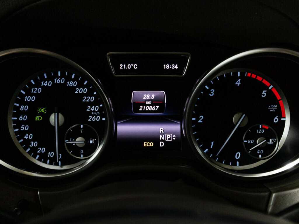 Купить Mercedes-Benz M-Класс с пробегом. Фото: #11