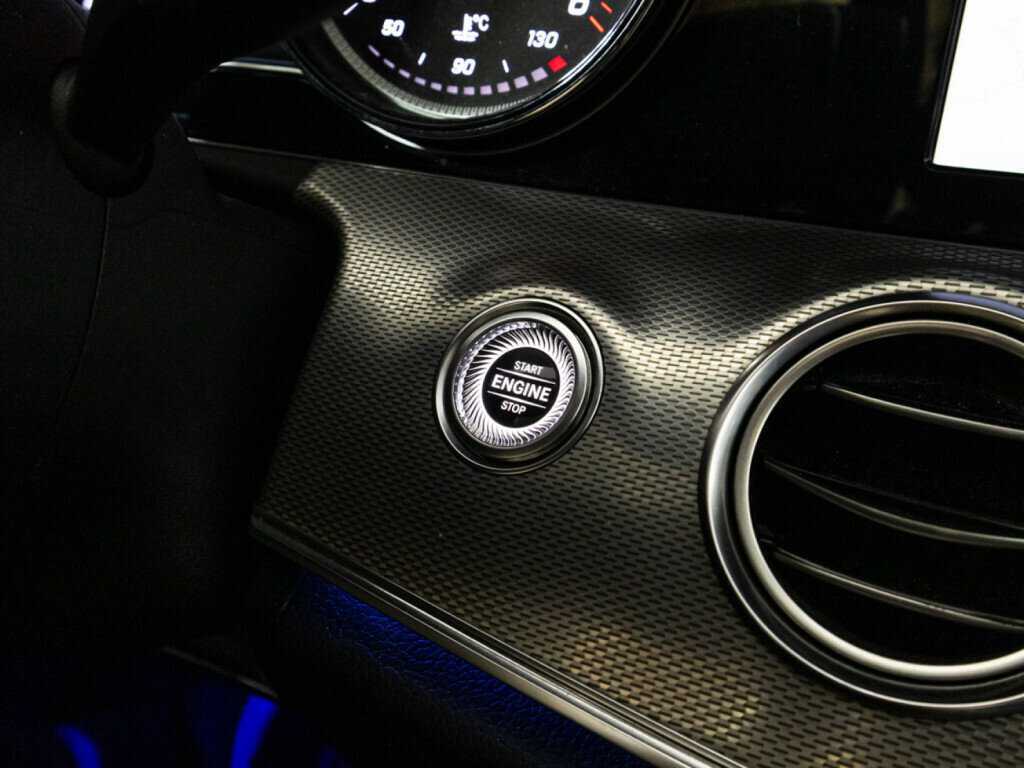 Купить Mercedes-Benz E-Класс с пробегом. Фото: #20