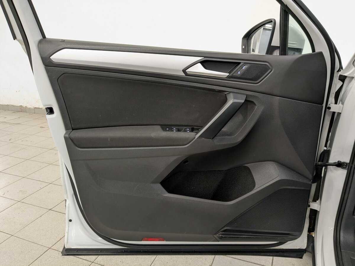 Купить Volkswagen Tiguan с пробегом. Фото: #18