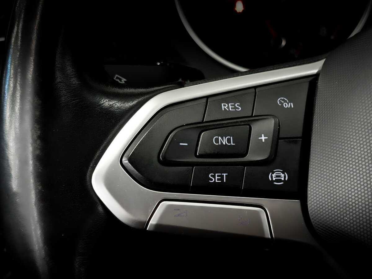 Купить Volkswagen Tiguan с пробегом. Фото: #25