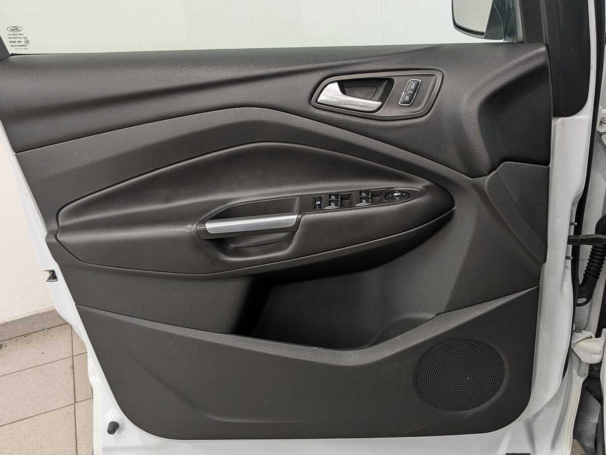 Купить Ford Kuga с пробегом. Фото: #16