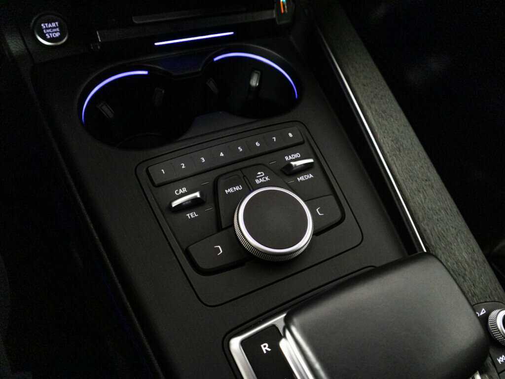 Купить Audi A4 с пробегом. Фото: #17