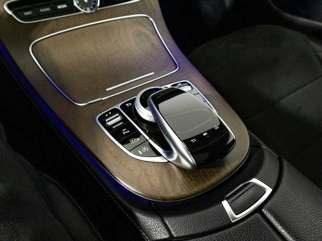 Купить Mercedes-Benz E-Класс с пробегом. Фото: #18