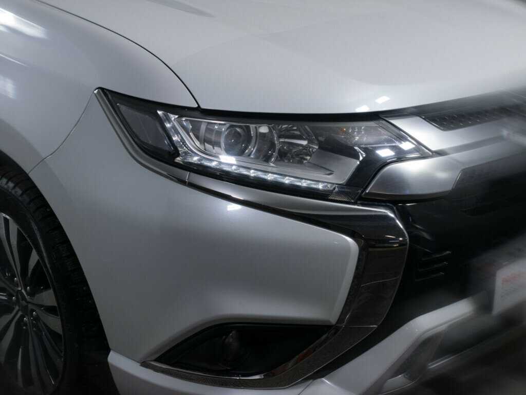 Купить Mitsubishi Outlander с пробегом. Фото: #15