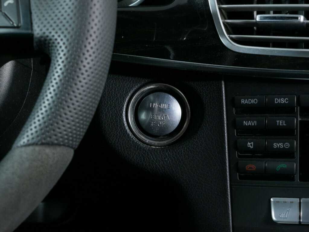 Купить Mercedes-Benz E-Класс с пробегом. Фото: #13