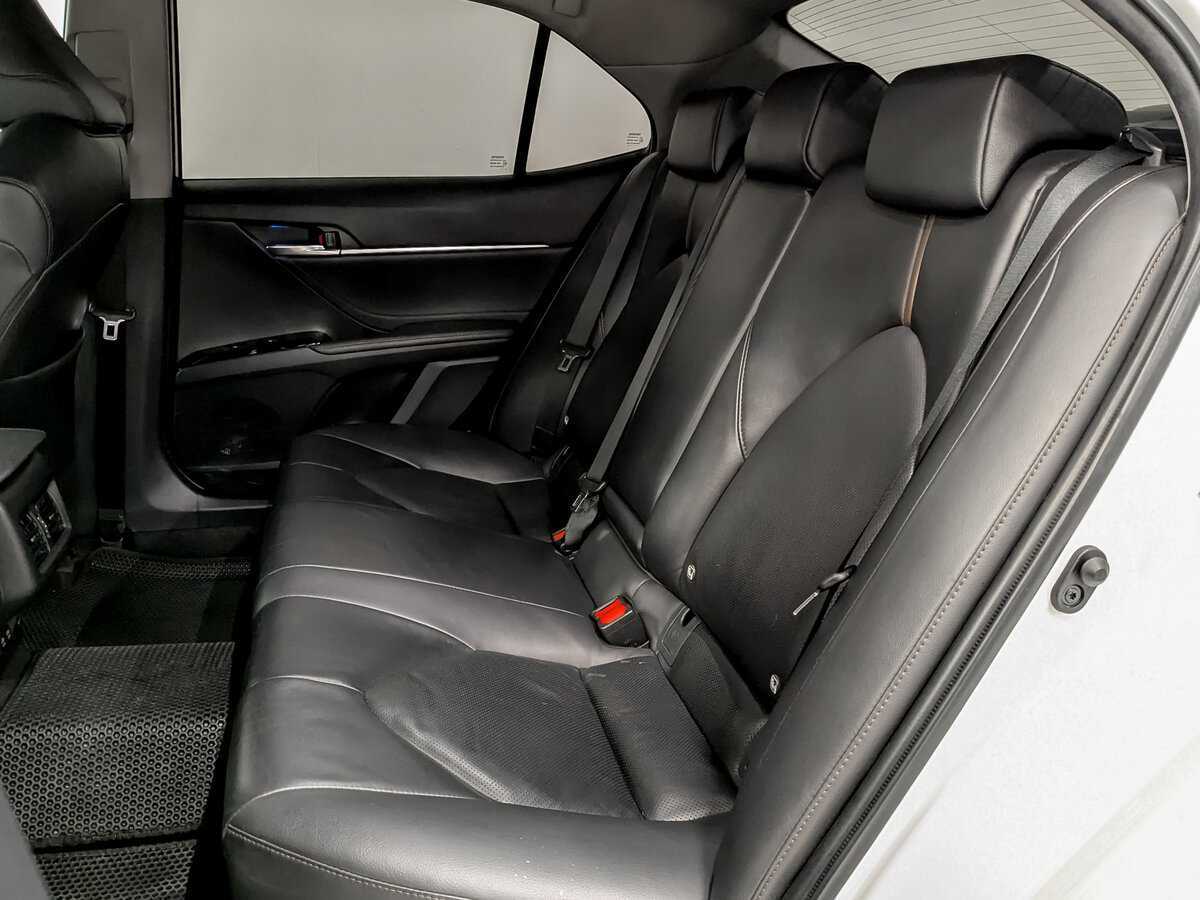 Купить Toyota Camry с пробегом. Фото: #11