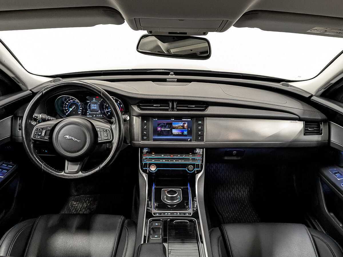 Купить Jaguar XF с пробегом. Фото: #11