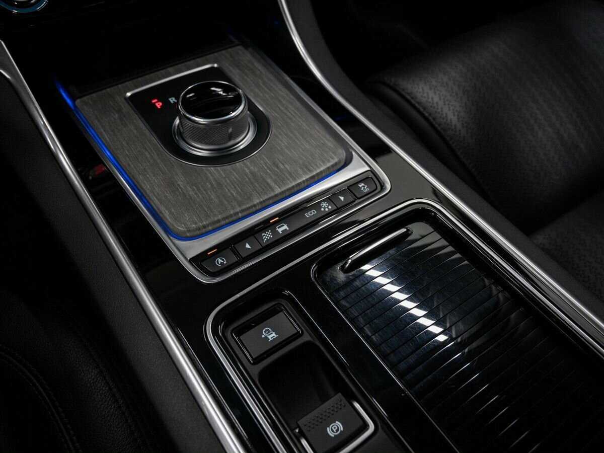 Купить Jaguar XF с пробегом. Фото: #19